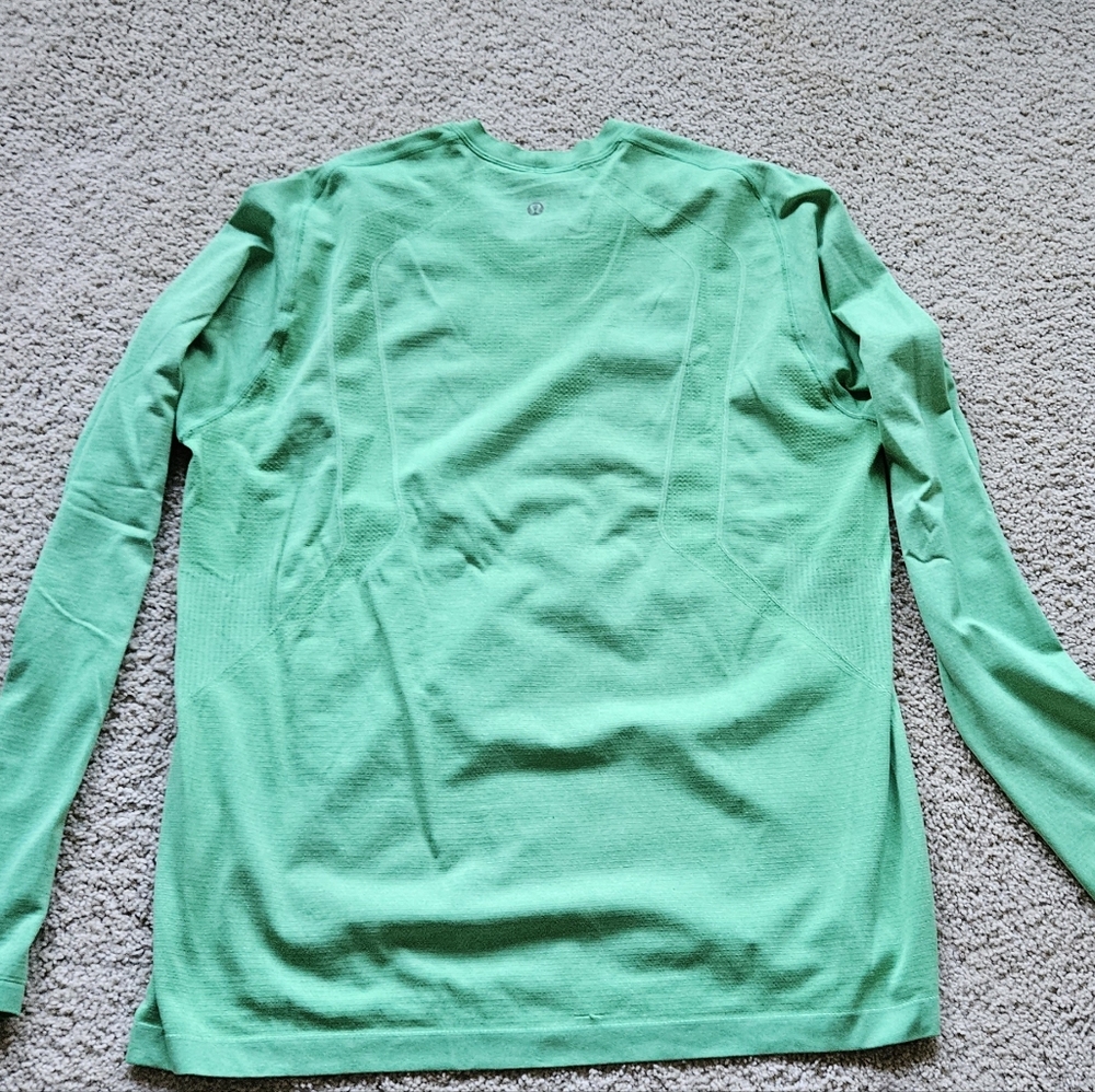 Lululemon - Picture 2 of 3